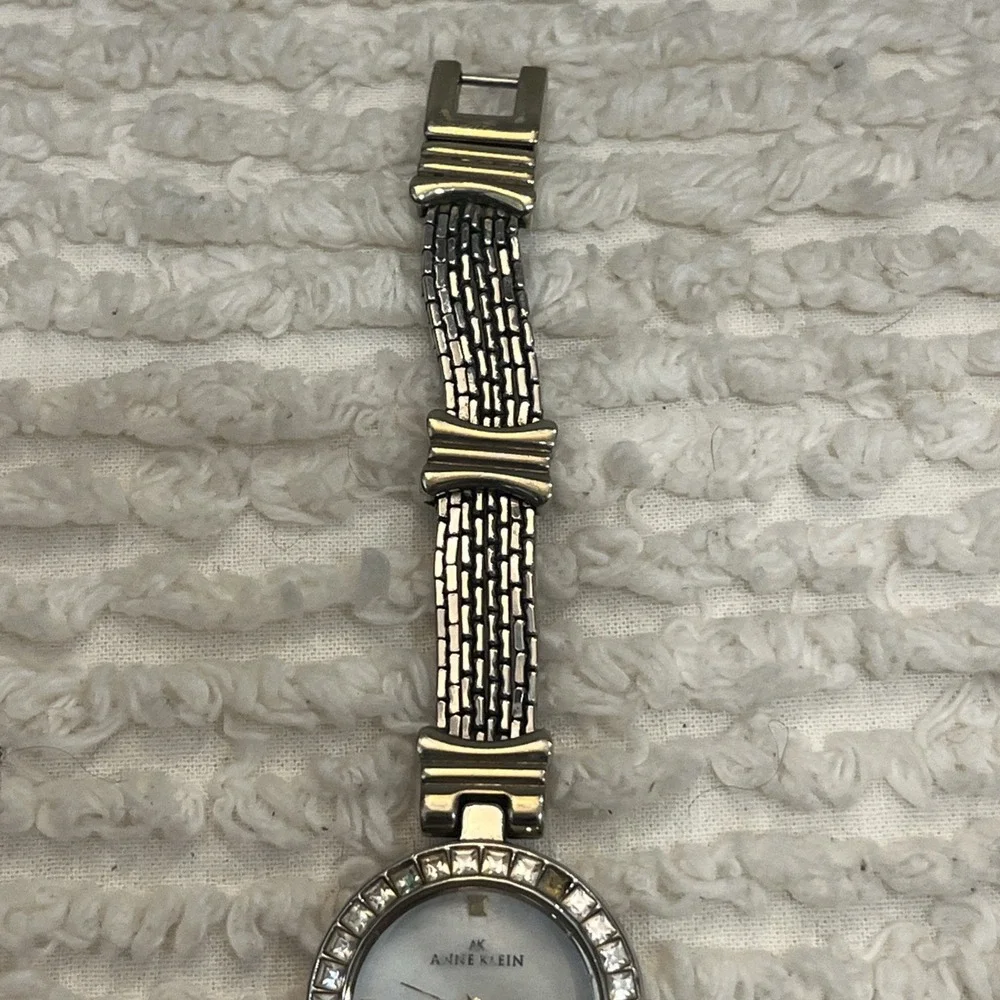 Anne Klein‎ Silver Gold Tone 10/8963 Y121E Women's Watch Needs Battery